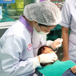 คลีนิกทันตกรรมเครือพาต้า และ ศิริราช